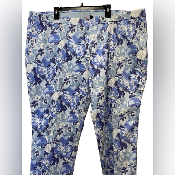 ISAAC MIZRAHI Floral Cropped  women’s Pants size 28WP - Picture 3 of 5